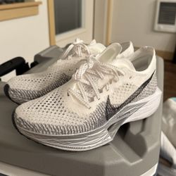 Nike ZoomX Vaporfly Next % 3 Women’s size 6.5