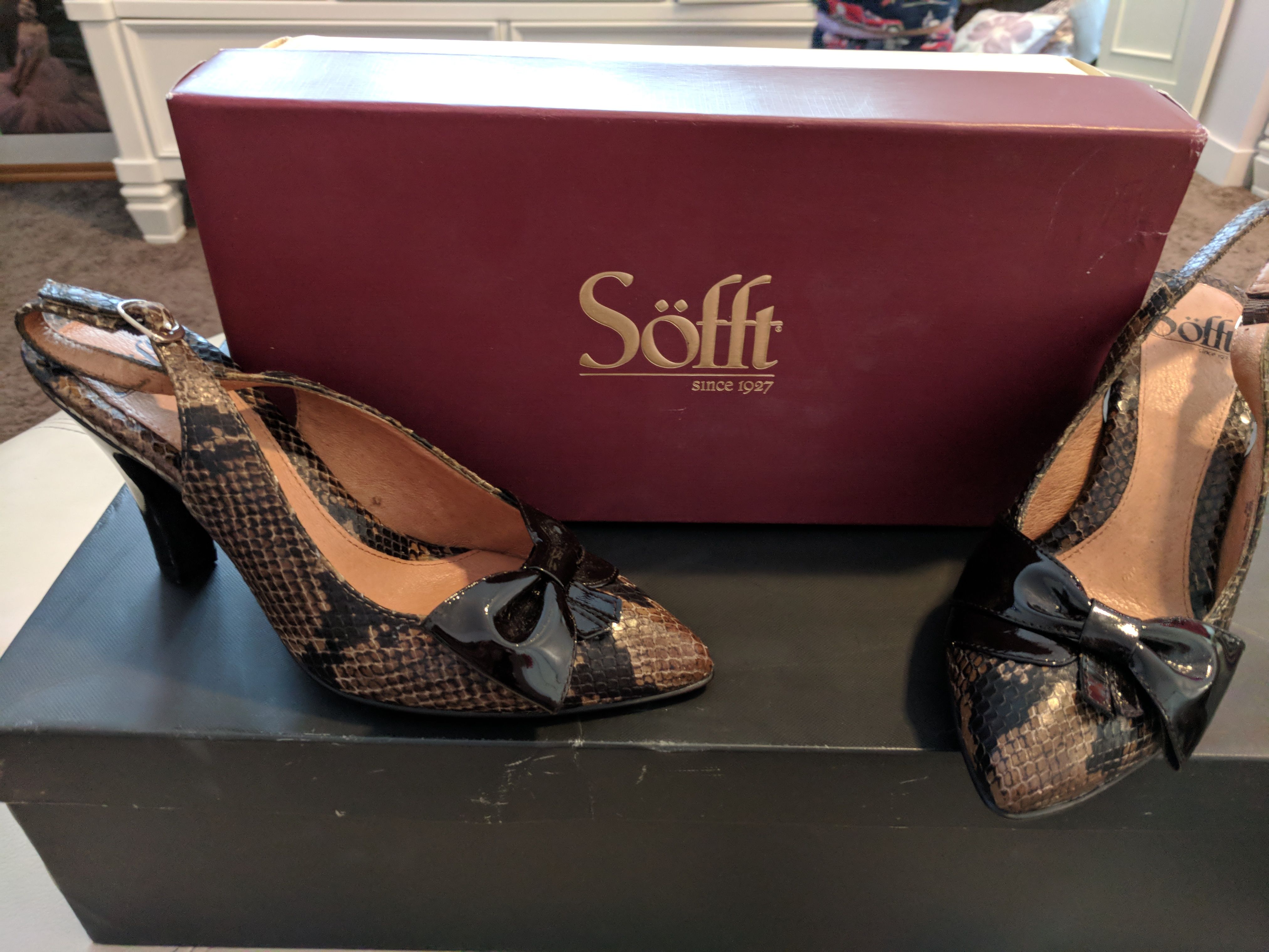 Sofft 7.5 Python print heels