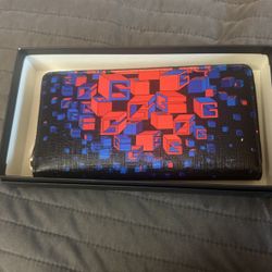 Gucci wallet 