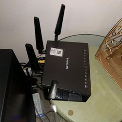 Netgear R7800 Router In Excellent Condition 