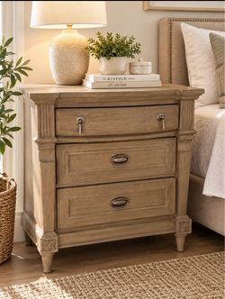 End table or nightstand very classy brand new!