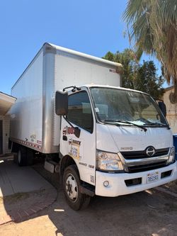 Hino 195 box truck