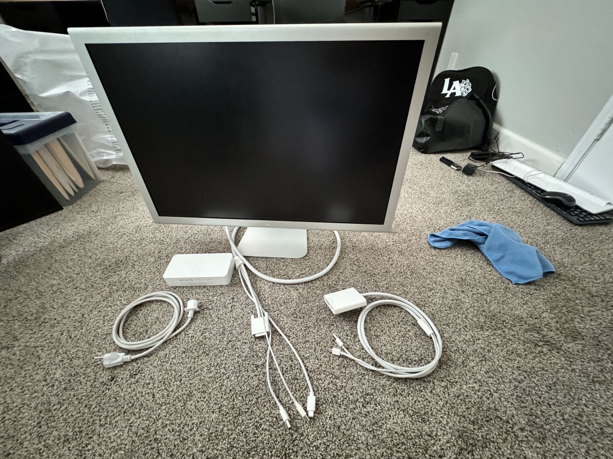 Apple Cinema HD Display 30-Inch Aluminum Computer Monitor - M9179LL/A - A1083