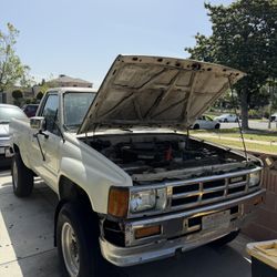 Original 1986 Toyota 4x4 Pickup 20R