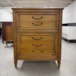 Thomasville Mid Century Solid Wood 5 Drawer Dresser with Dovetail Joints