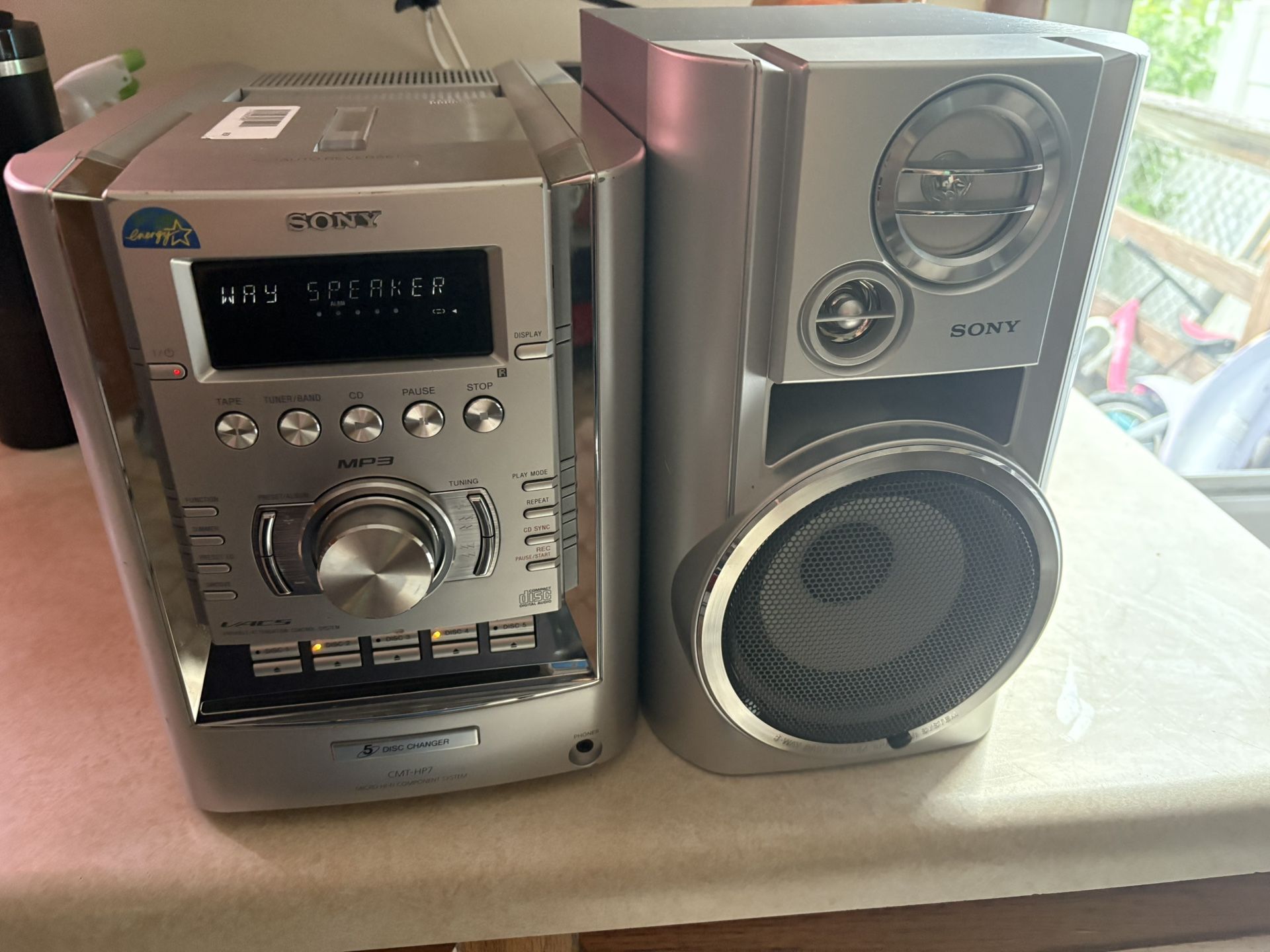 Sony CMT-HP7 AM/FM. ONE SPEAKER