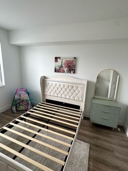 Bedroom - dresser-
