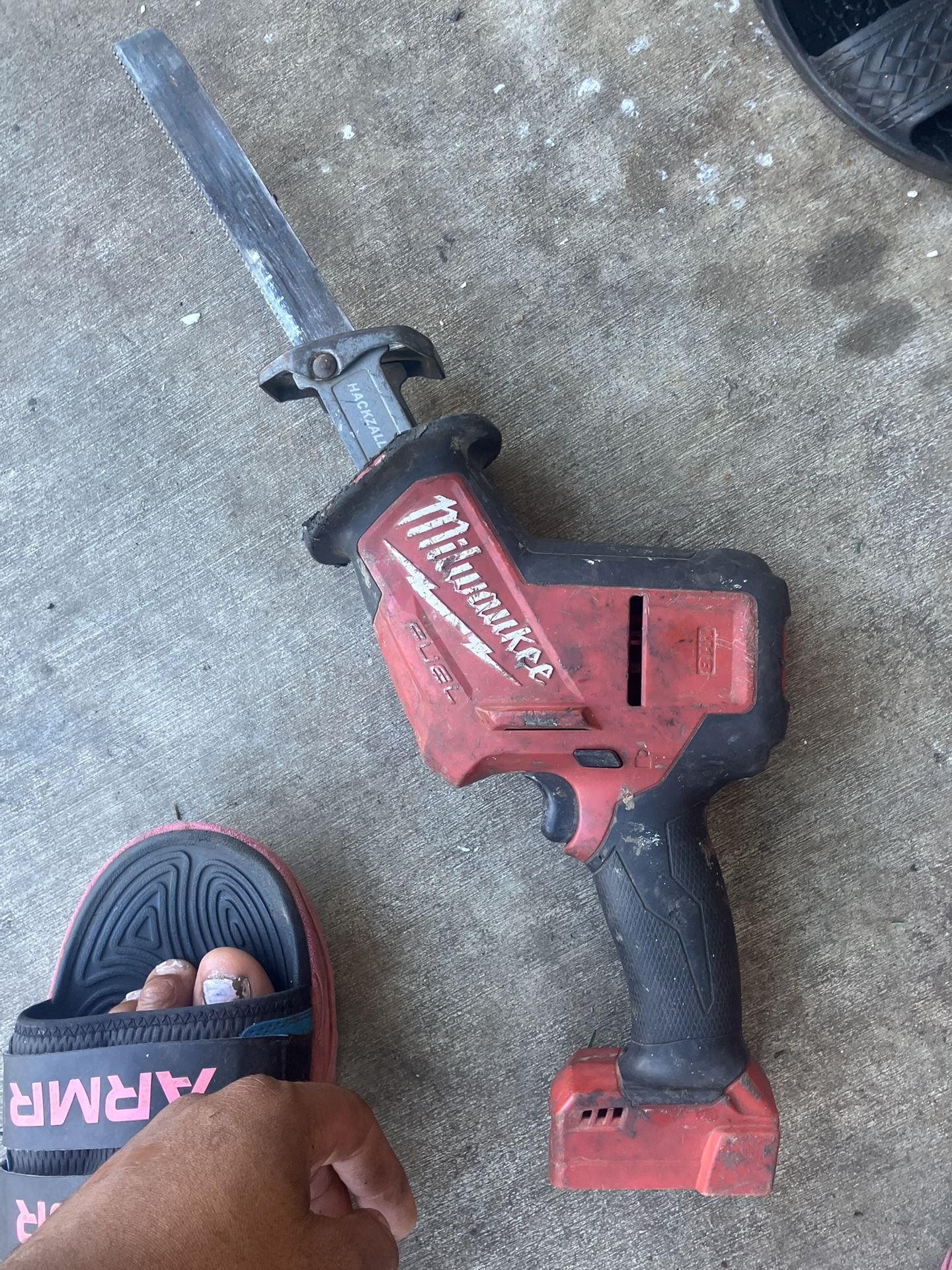 M18 Grease Gun And Reciprocating Saw