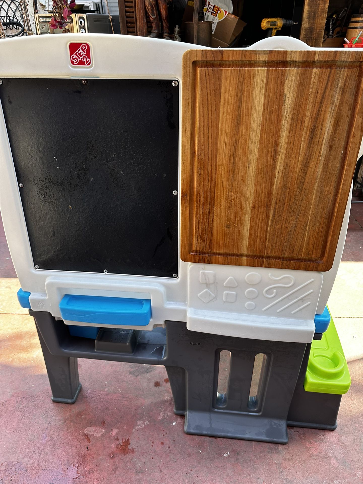 Kids Art Center, Kids Table