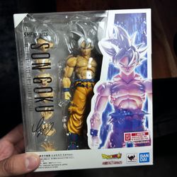 Shfiguarts Mastered Ultra Instinct Goku, Toyotaro ver.