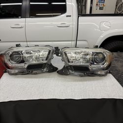 2017 Toyota Tacoma headlights 