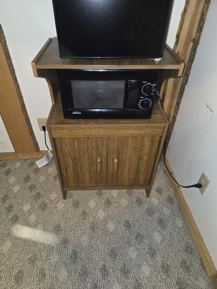 Microwave With Cart