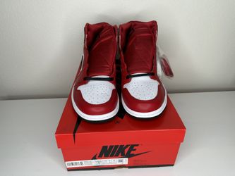 AIR JORDAN 1 OG SATIN RED DS NEW SIZE 10.5W 9.5M