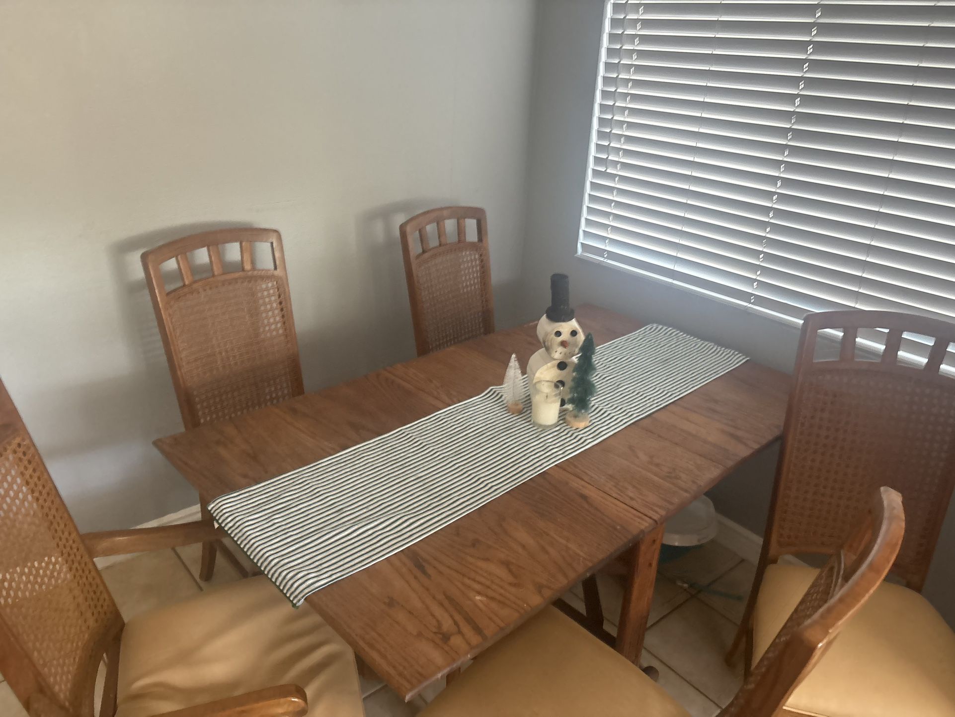 Kitchen Table 40$