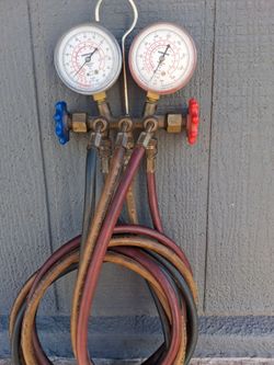 Robinair Manifold Gauge Set with Hoses for R12