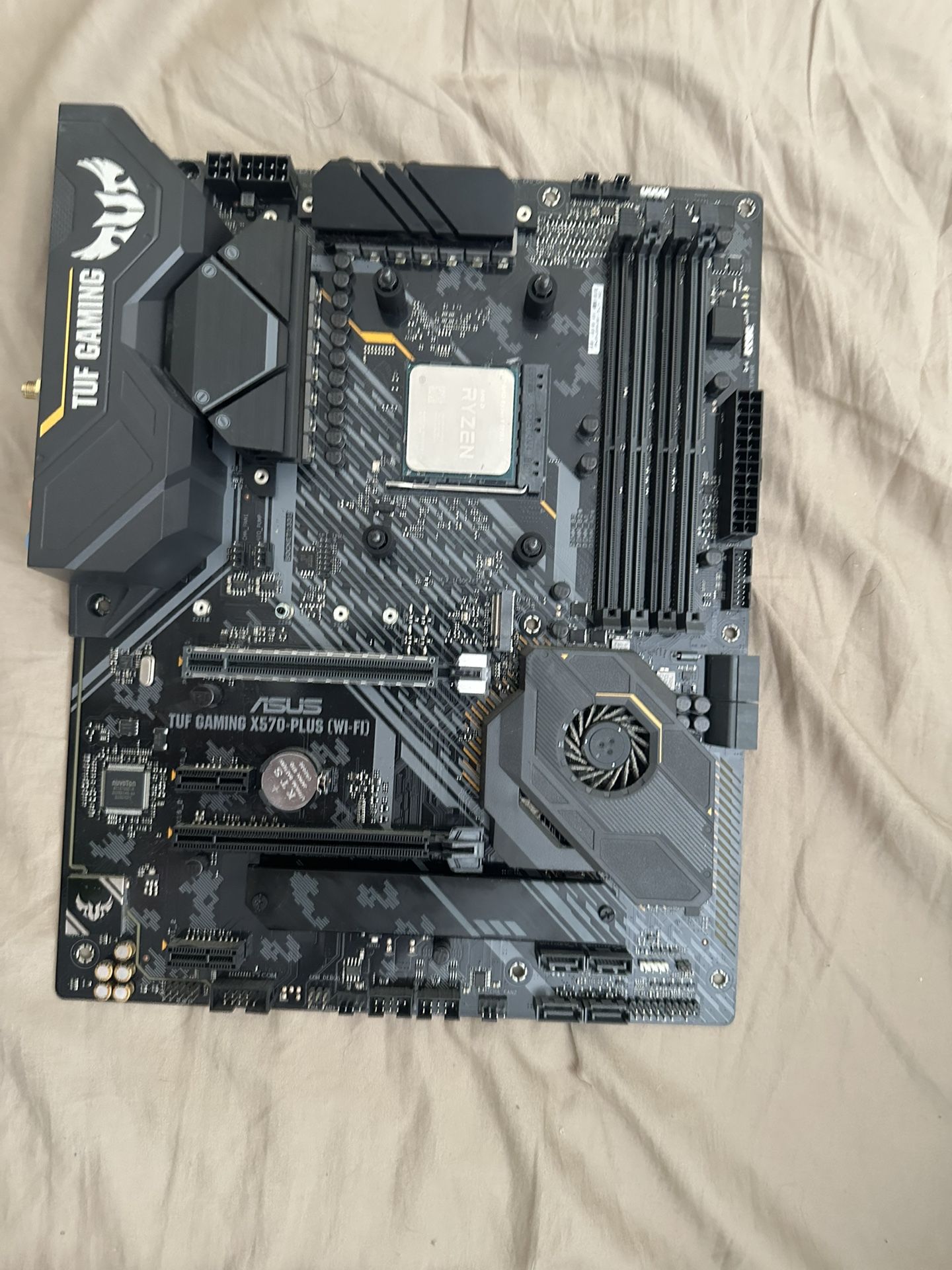 ASUS TUF X570-PLUS (WI-FI)