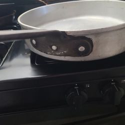 Extra large 14 inch Wagner Ware Heavy thick Magnalite Skillet. Commercial. 2164