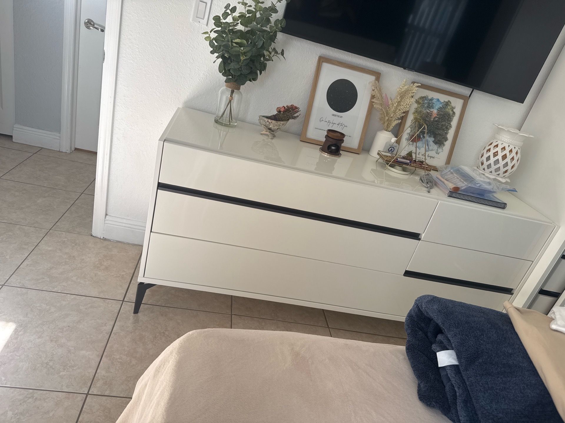 Bedroom set, no matress