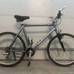 Mongoose Mountain Bike - Adult 