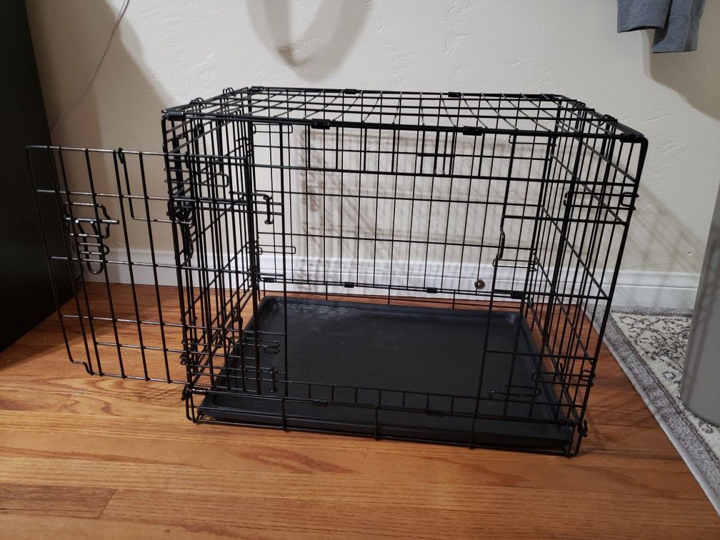 Puppy crate, about 3 months old, measurement are 2ft ×17 in