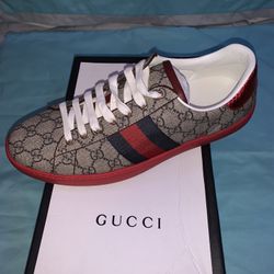 Gucci GG Supreme Sneakers