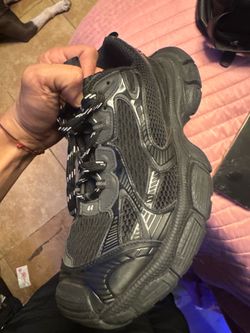 Balenciaga Track Sneakers Black / Grey – Talla 44 🔥  Diseño premium original de lujo. Súper cómodas y con presencia brutal. Color negro con detalles 
