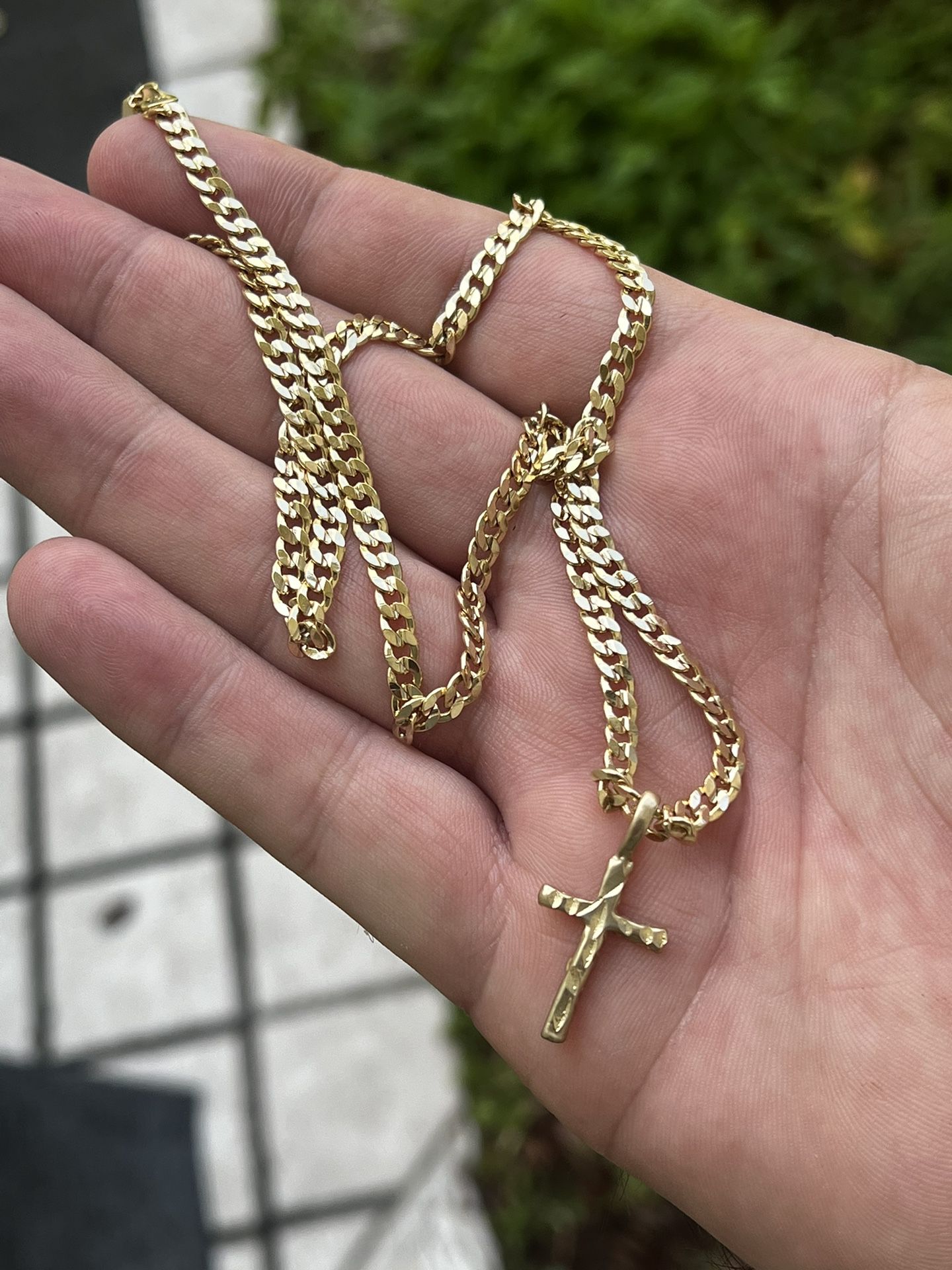 24k Gold And Silver Woman’s Cuban Chain And Cross 