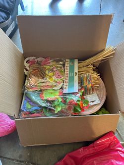 Luau / Tropical Party Supplies Bundle