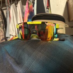 PIT VIPER 1993 POLARIZED WITH MATCHING CHUMS 