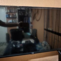 TCL - 32" Class 3-Series LED Full HD Smart Roku TV