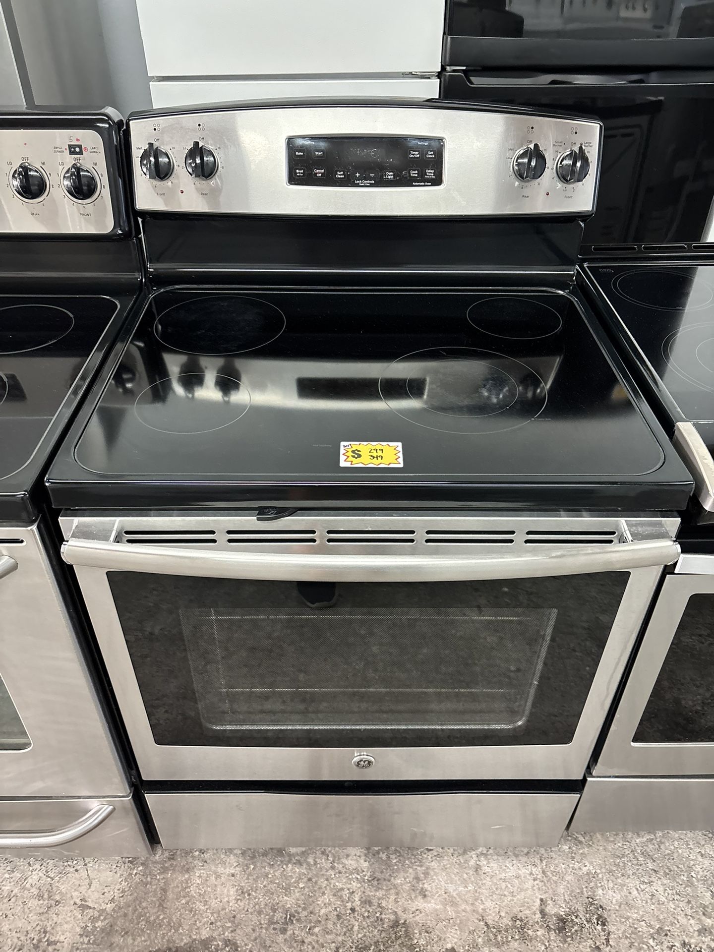 GE 30” ELECTRIC STOVE