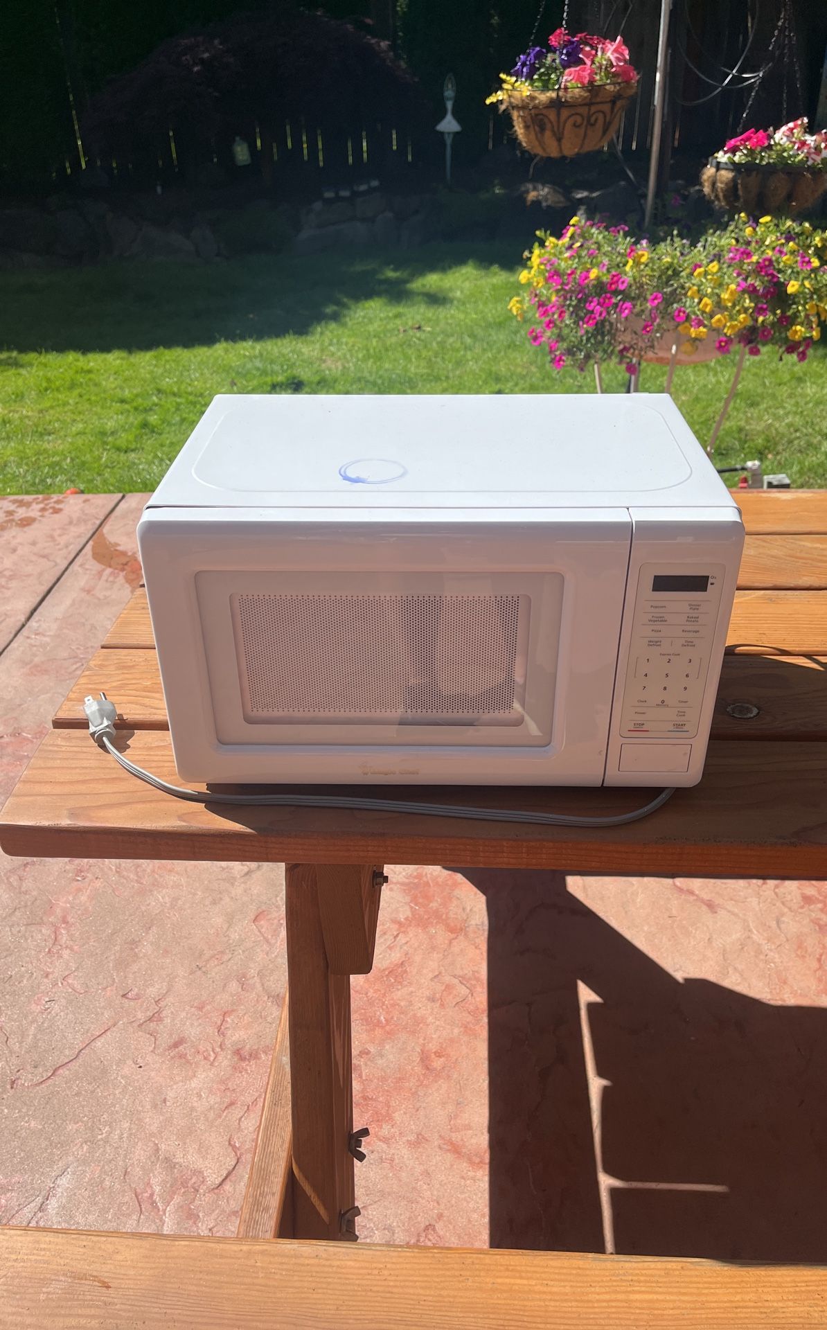 Small Microwave- Free