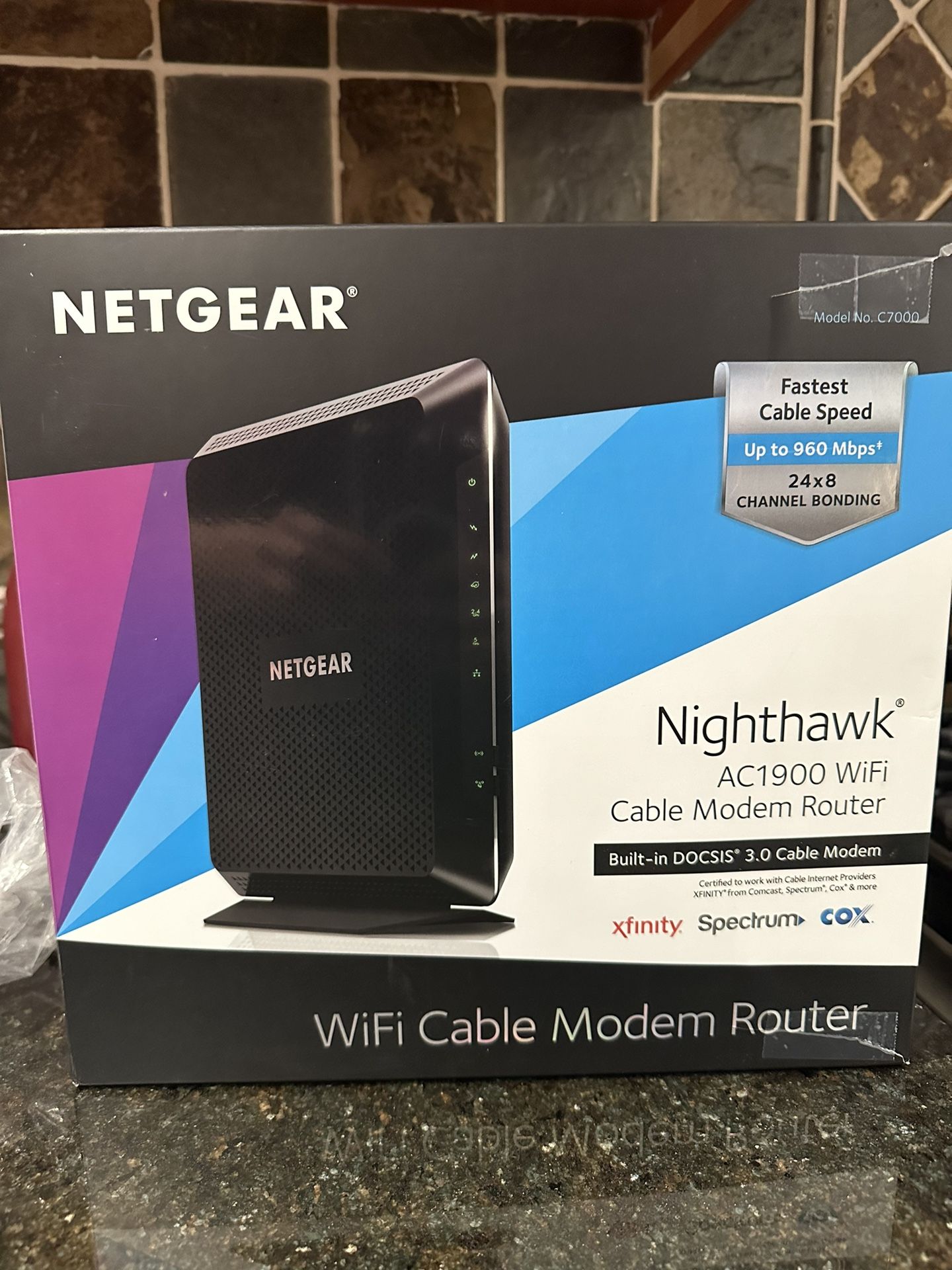 NETGEAR - Nighthawk AC1900 Router with DOCSIS 3.0 Cable Modem - Black