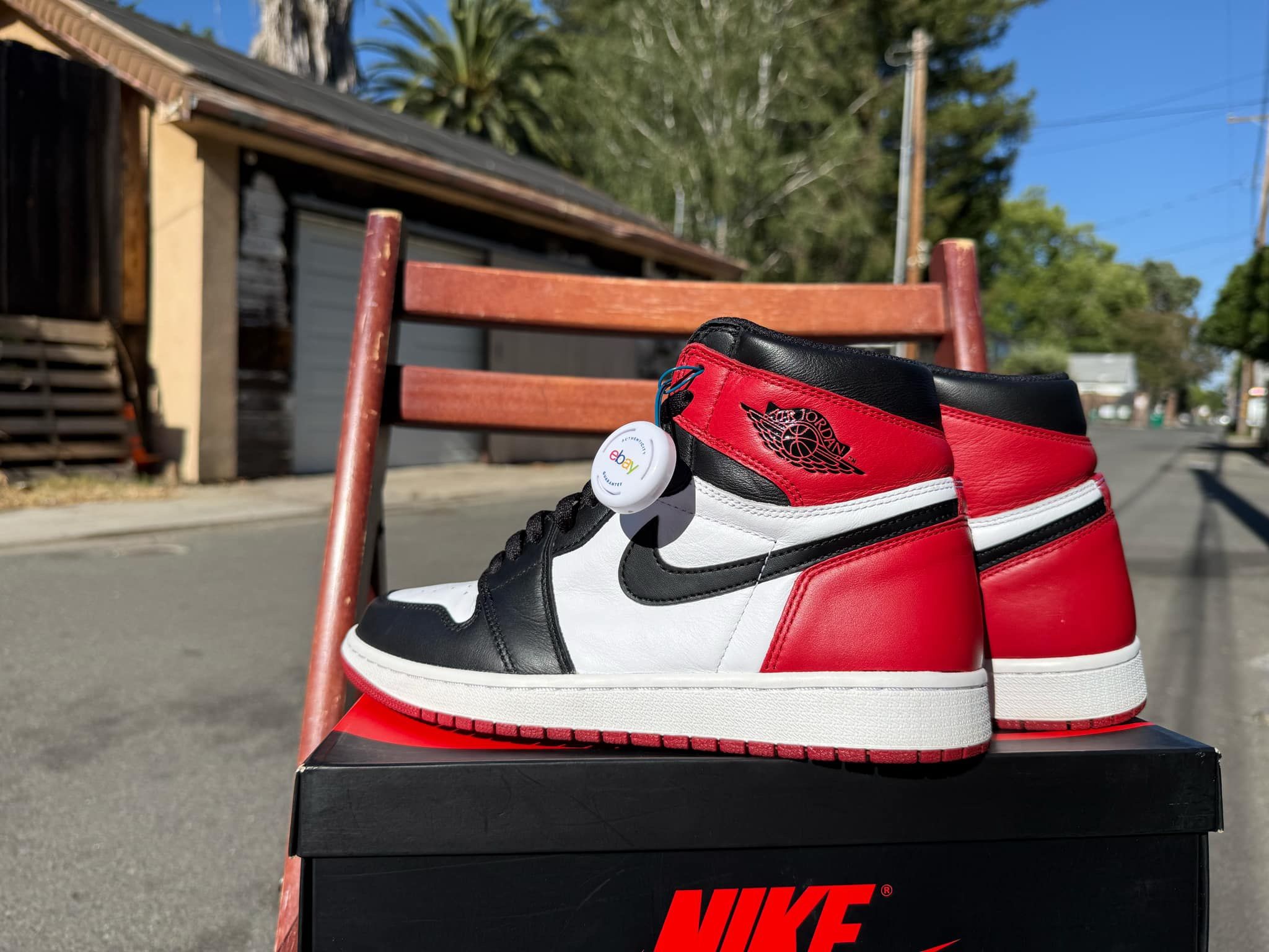2016 Air Jordan 1 ‘Black Toe’