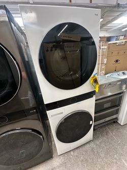 27 inch LG Gas washer and Dryer stackable