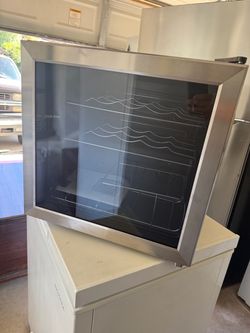 Insignia 14 bottle wine cooler