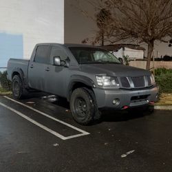 Nissan Titan 05 SE 2WD