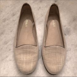Women’s Size 7 1/2 Aerosoles Loafer Shoes Cushioned Linen w/ Gold Accents