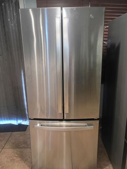 Refrigerador muy bueno  GE