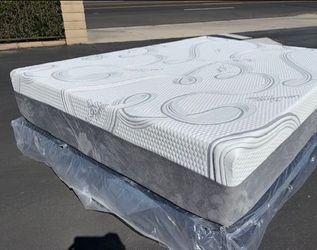 Cal King Organic Hybrid Cool Gel Memory Foam Mattress!!