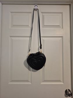 Black Heart Crossbody Bag - New