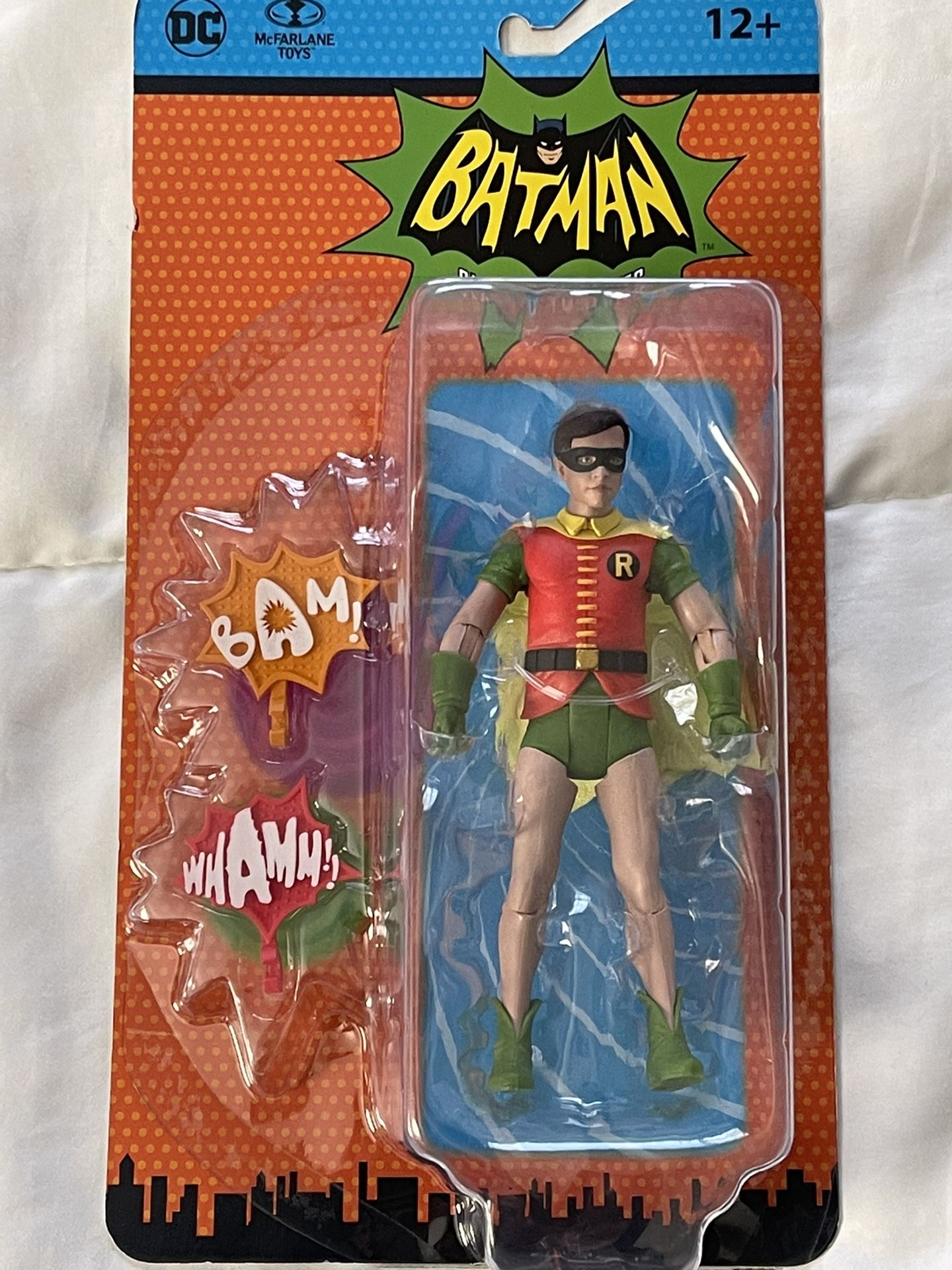 ROBIN - McFarlane Toys DC Retro - 6” Scale Action Figure 