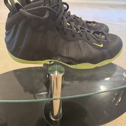 Nike Foamposite Sneajers Size 11( men)