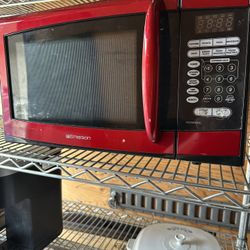 Emerson Red Retro microwave 