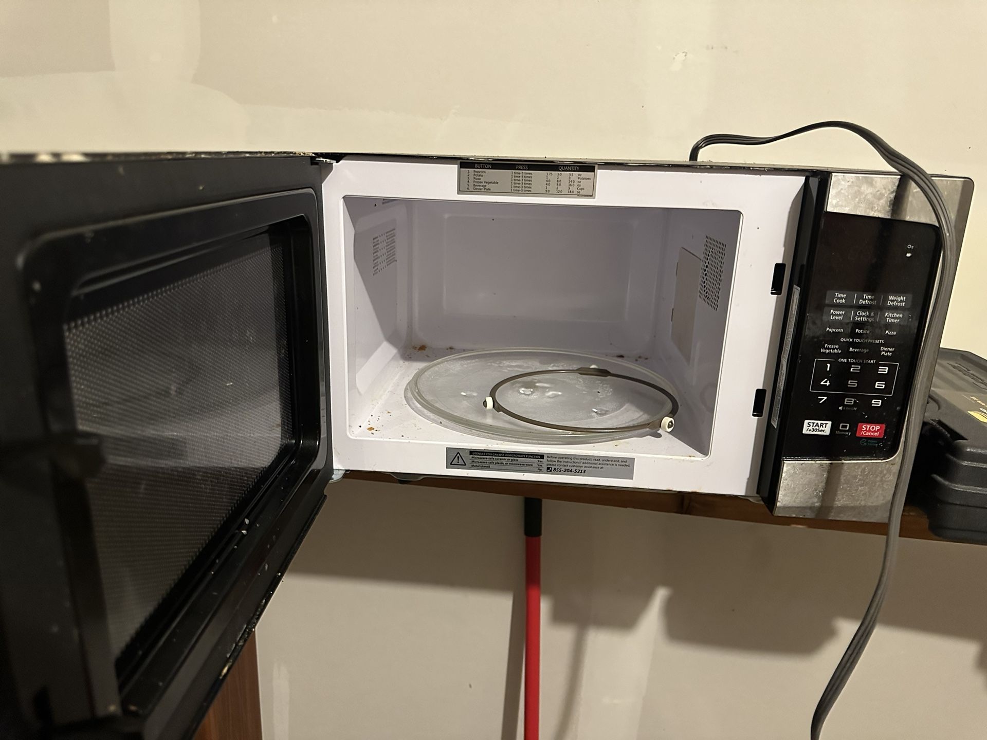 Microwave And Toaster Oven