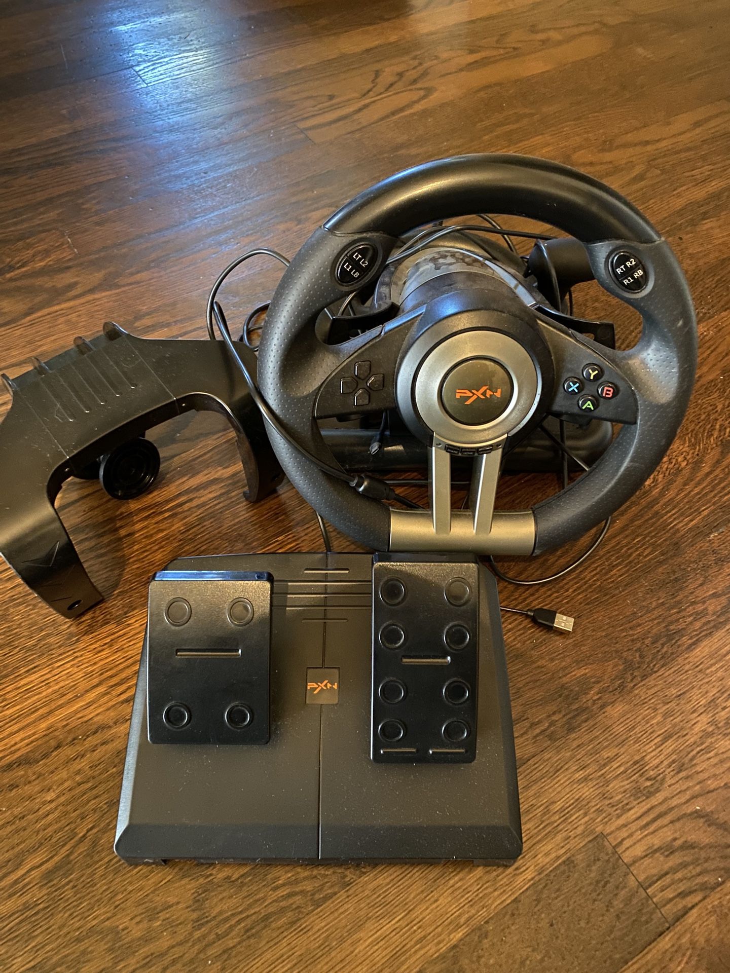 V3PRO Steering Wheel + Pedals – Compatible with PC/Console
