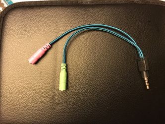 Headphone and mic adaptor