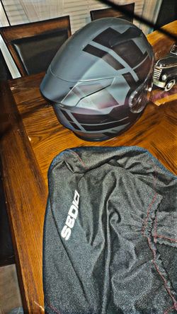 Motorcycle helmet