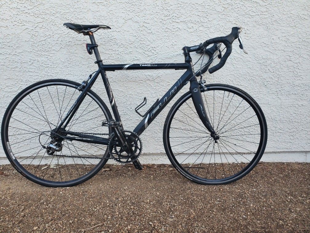 2004 Fuji SL team Pro Series Road Bike 54cm for Sale in Henderson NV OfferUp