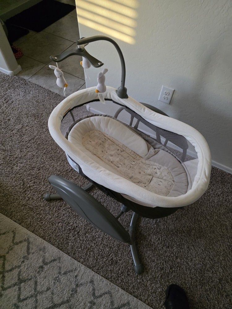 Slider Bassinet By Graco